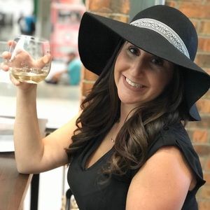 Meet your Posher, Alexis